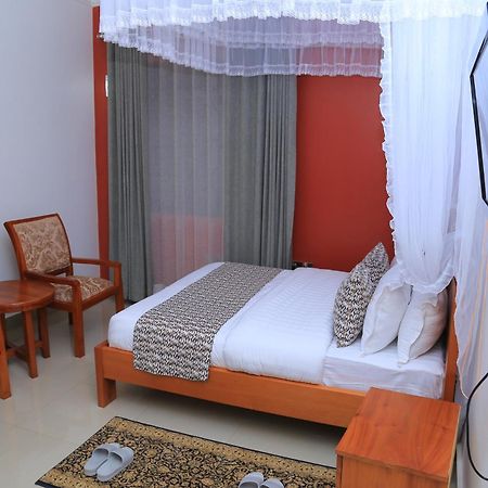 Fort Portal Fort Heights Homestay חדר תמונה