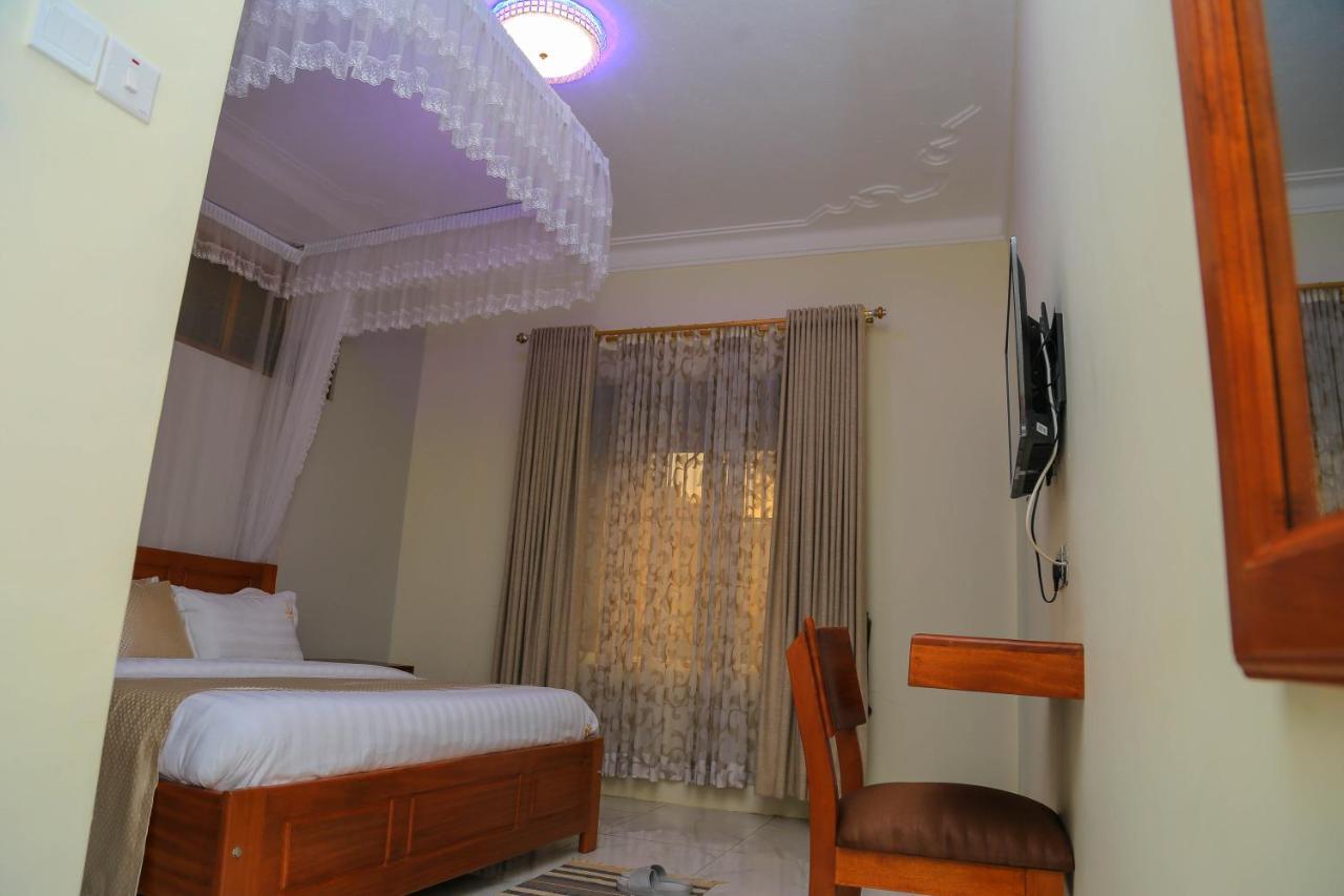 Fort Portal Fort Heights Homestay מראה חיצוני תמונה