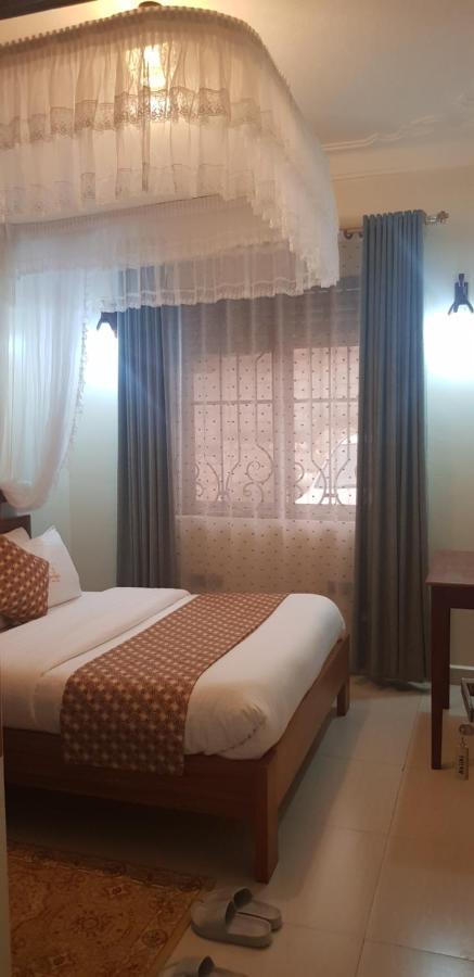 Fort Portal Fort Heights Homestay מראה חיצוני תמונה